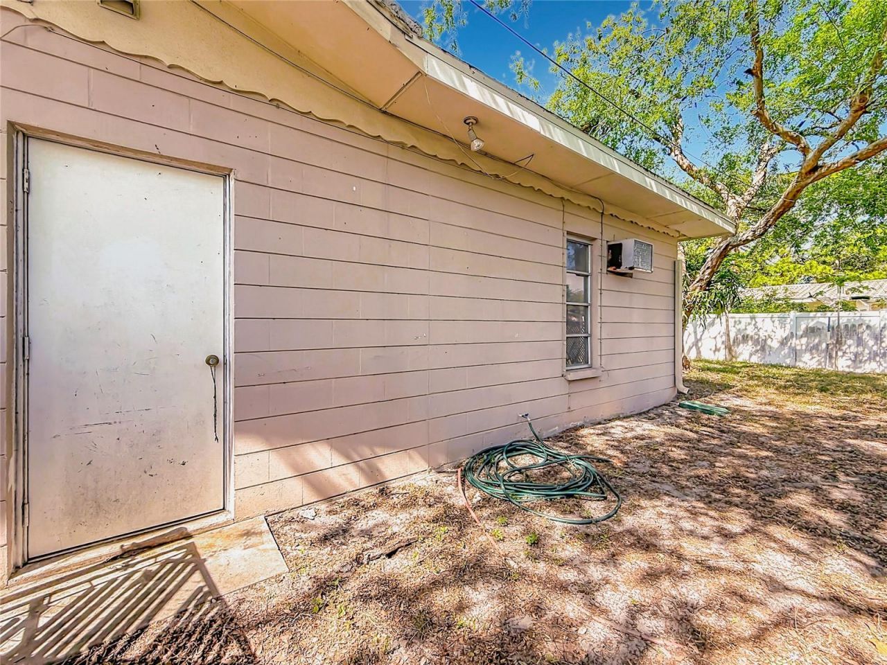 211 NW Monroe Circle N, Saint Petersburg, FL 33702 Photo