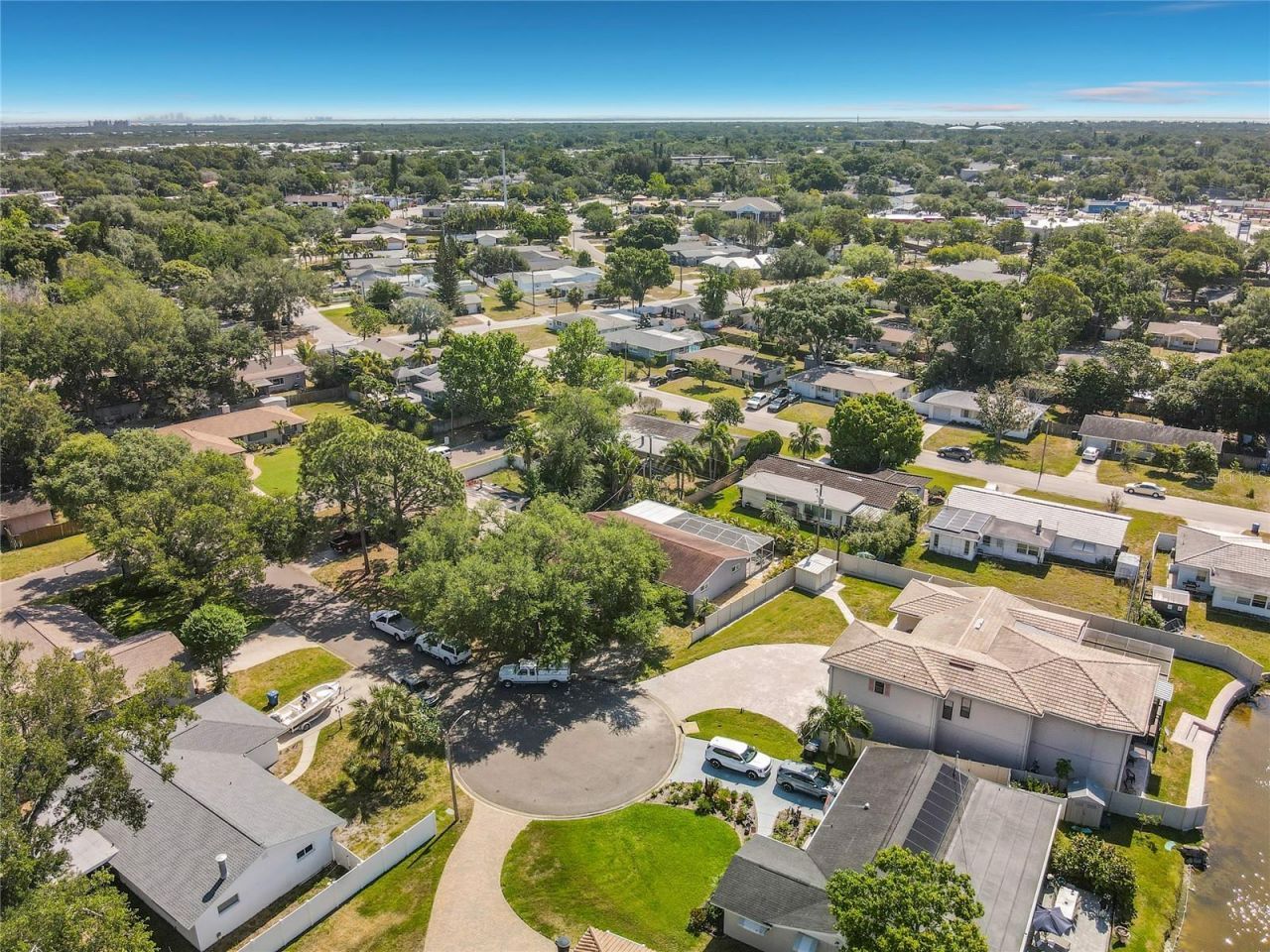 211 NW Monroe Circle N, Saint Petersburg, FL 33702 Photo