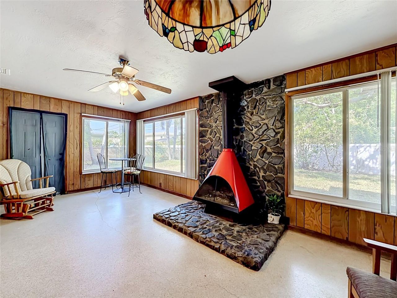 211 NW Monroe Circle N, Saint Petersburg, FL 33702 Photo