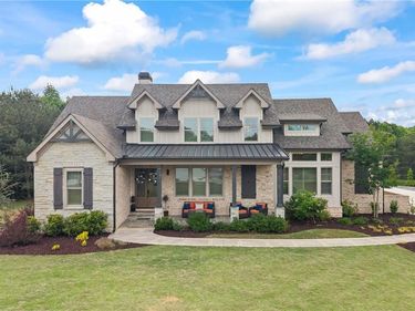 4726 Crestview Way, Flowery Branch, GA 30542