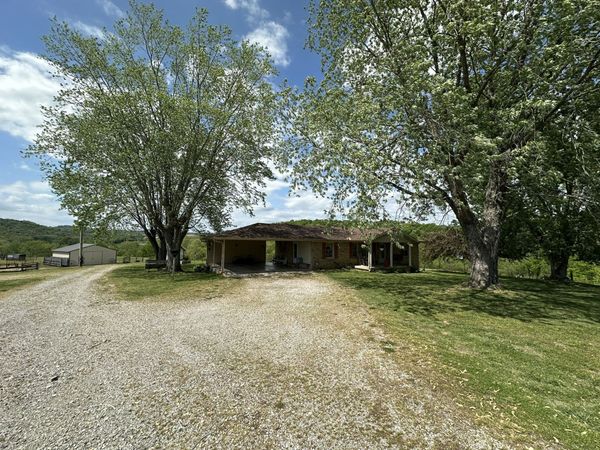 341 Horseshoe Bend Ln , Elmwood, TN 38560