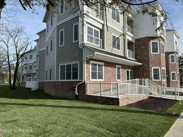 33 Union Avenue, Unit 309, Manasquan, NJ 08736