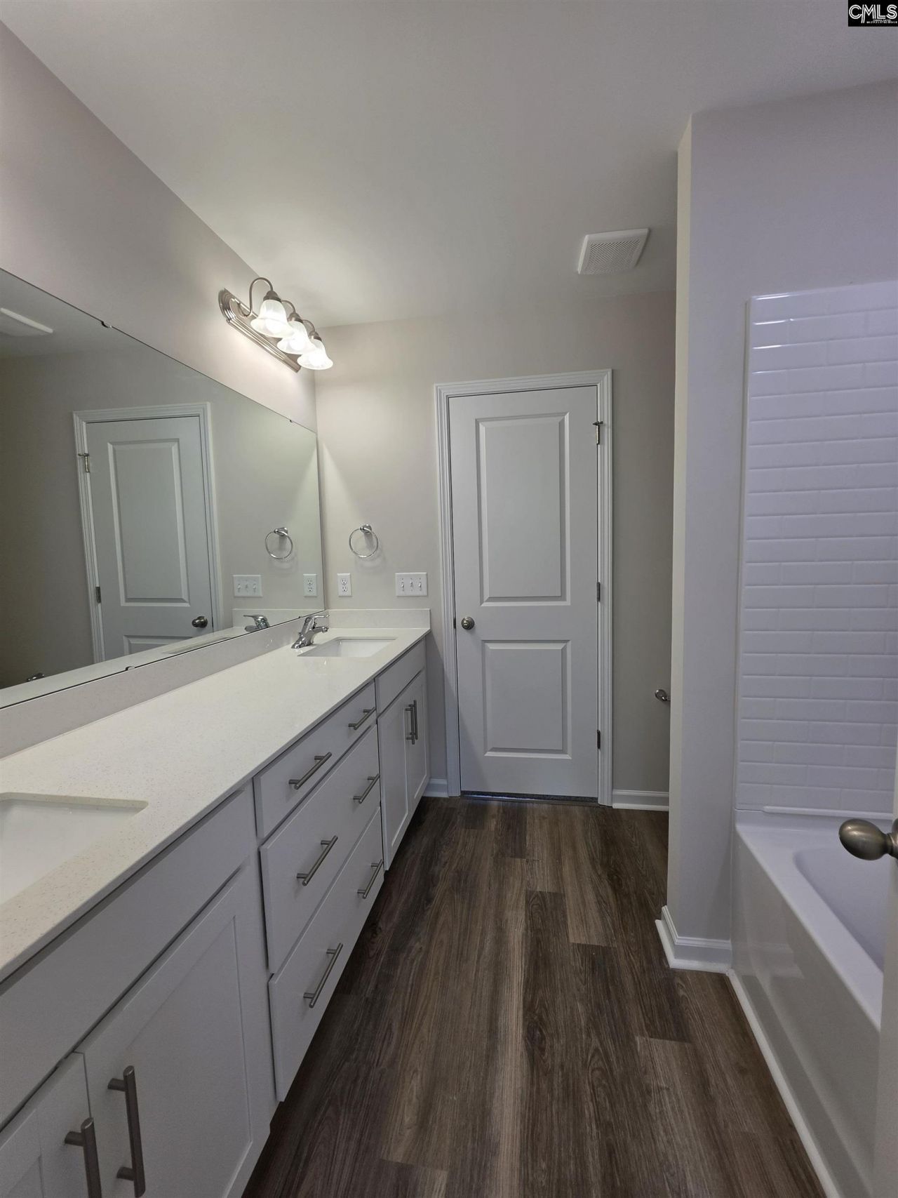 104 Creekside Cottage Court Photo 32
