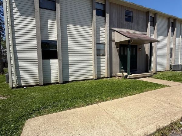 1060 Brandywine Boulevard , Unit E, Zanesville, OH 43701