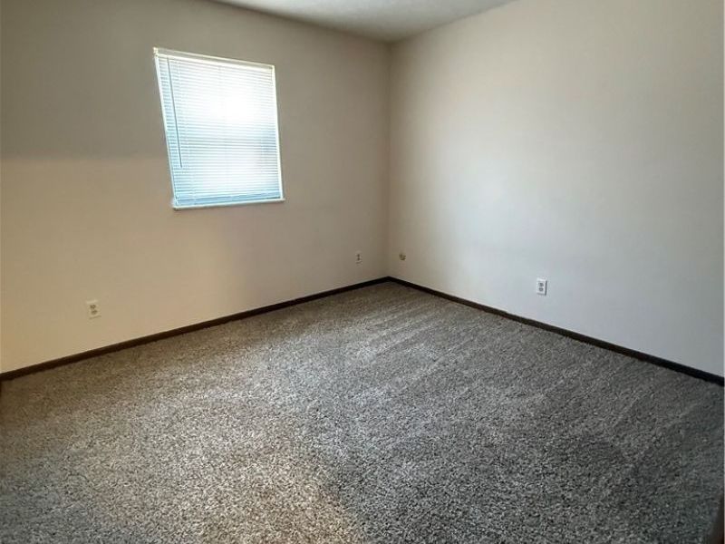 1060 Brandywine Boulevard, Unit E, Zanesville, OH 43701 Photo 7