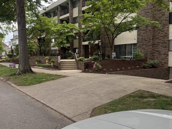 933 W 12th Avenue, Unit 206, Huntington, WV 25701