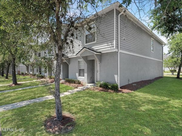 8400 MCGIRTS VILLAGE Lane, Jacksonville, FL 32210