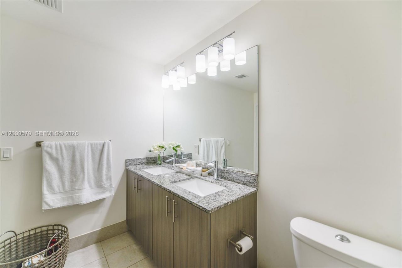 5350 NW 84th Ave , Unit 509, Doral, FL 33166 Photo