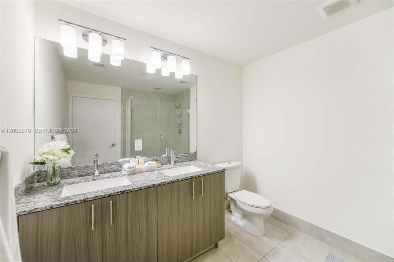 5350 NW 84th Ave , Unit 509, Doral, FL 33166 Photo