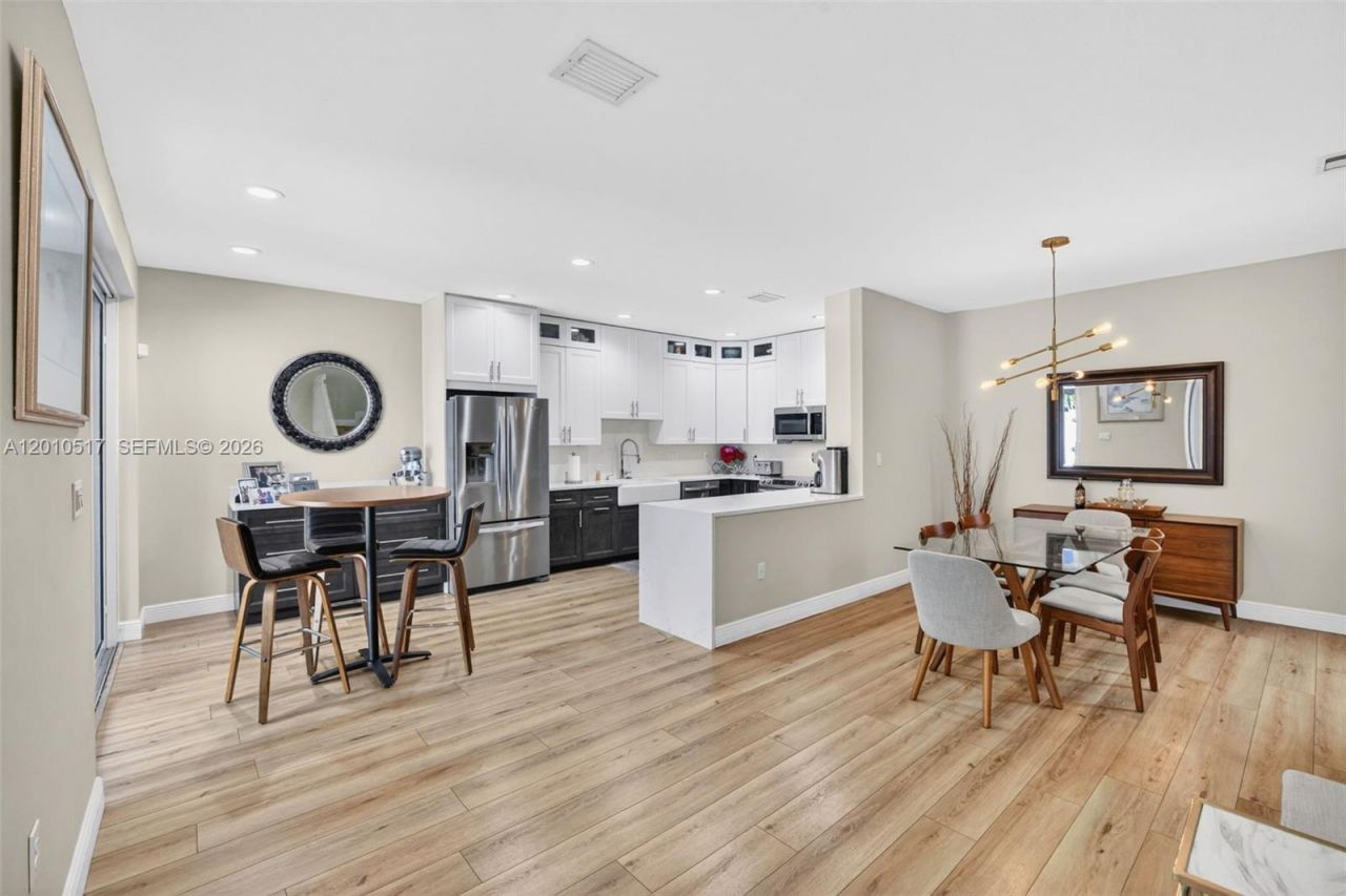 1581 Yellowheart Way , Hollywood, FL 33019 Photo