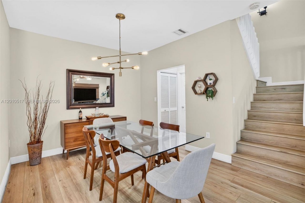 1581 Yellowheart Way , Hollywood, FL 33019 Photo
