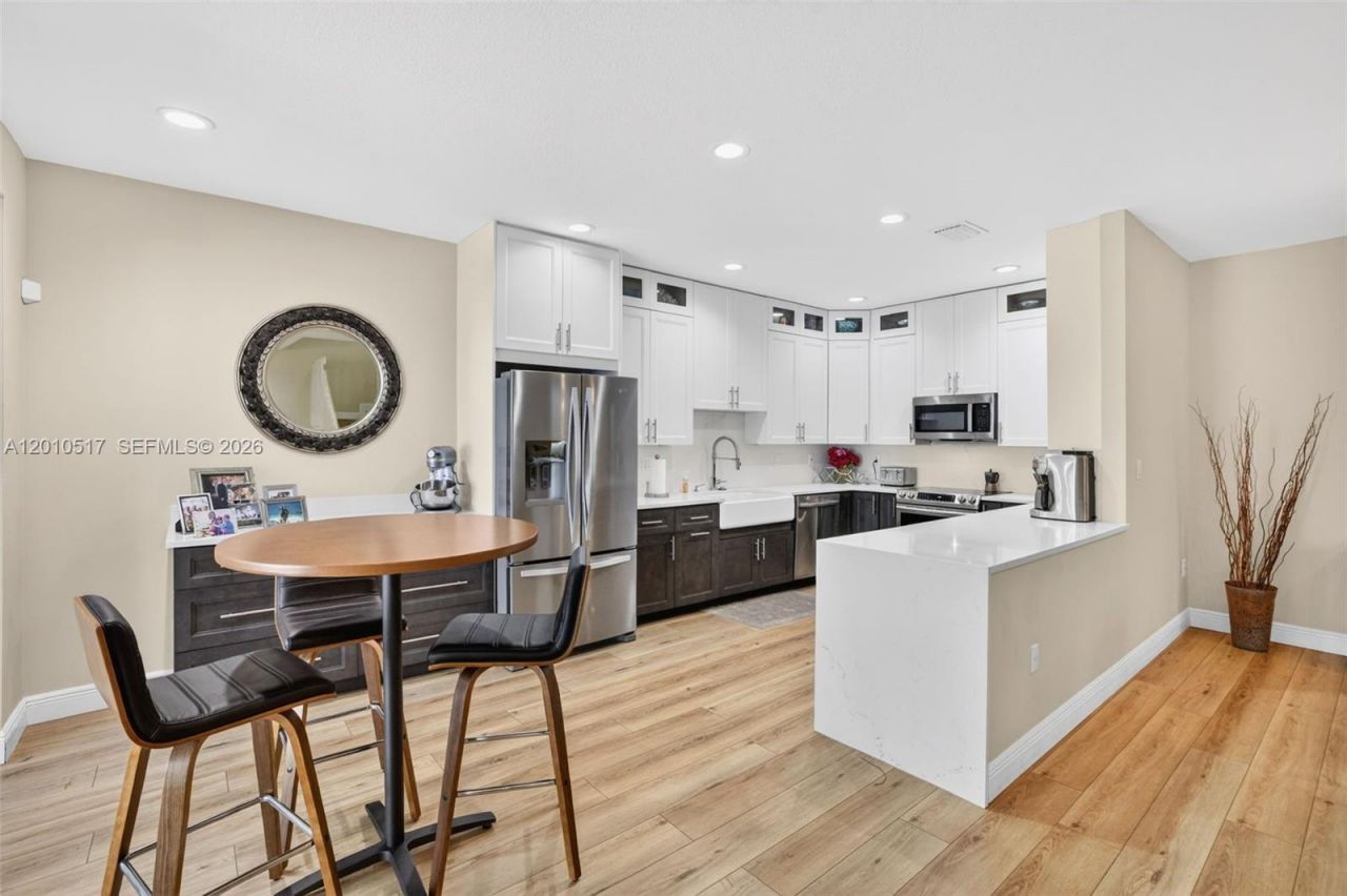 1581 Yellowheart Way , Hollywood, FL 33019 Photo