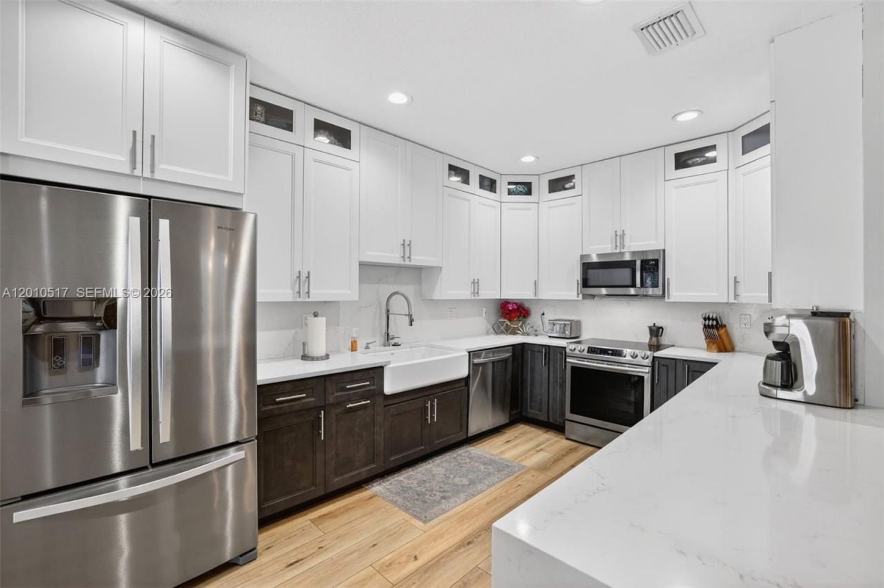 1581 Yellowheart Way , Hollywood, FL 33019 Photo