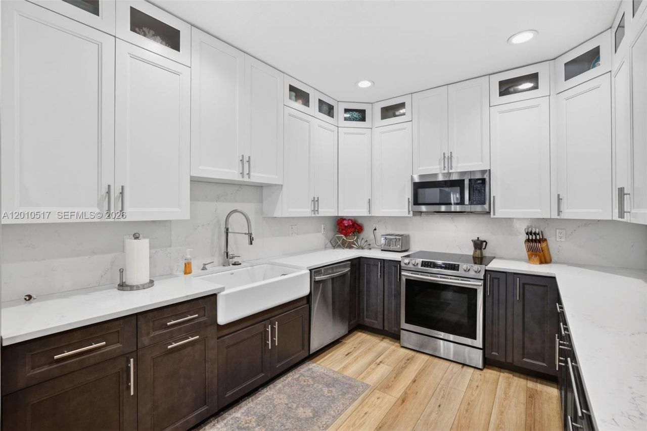 1581 Yellowheart Way , Hollywood, FL 33019 Photo