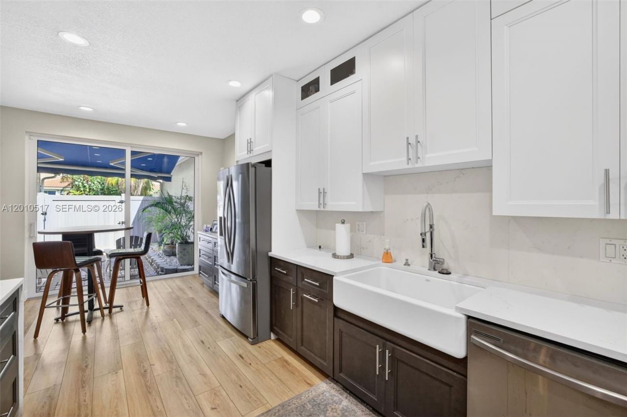 1581 Yellowheart Way , Hollywood, FL 33019 Photo