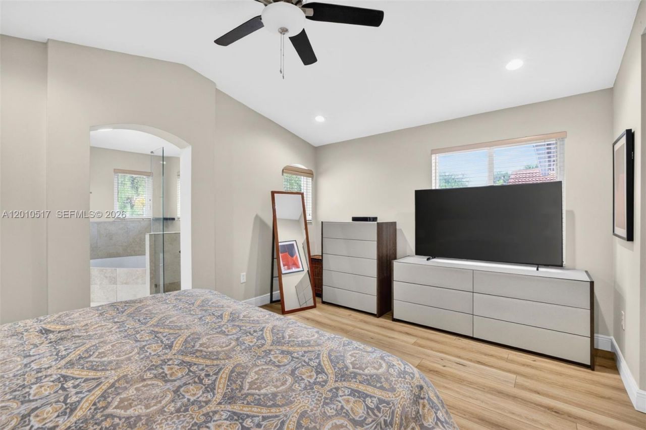 1581 Yellowheart Way , Hollywood, FL 33019 Photo