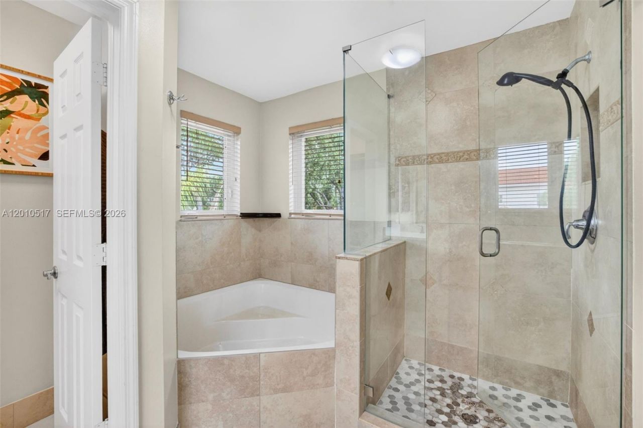 1581 Yellowheart Way , Hollywood, FL 33019 Photo