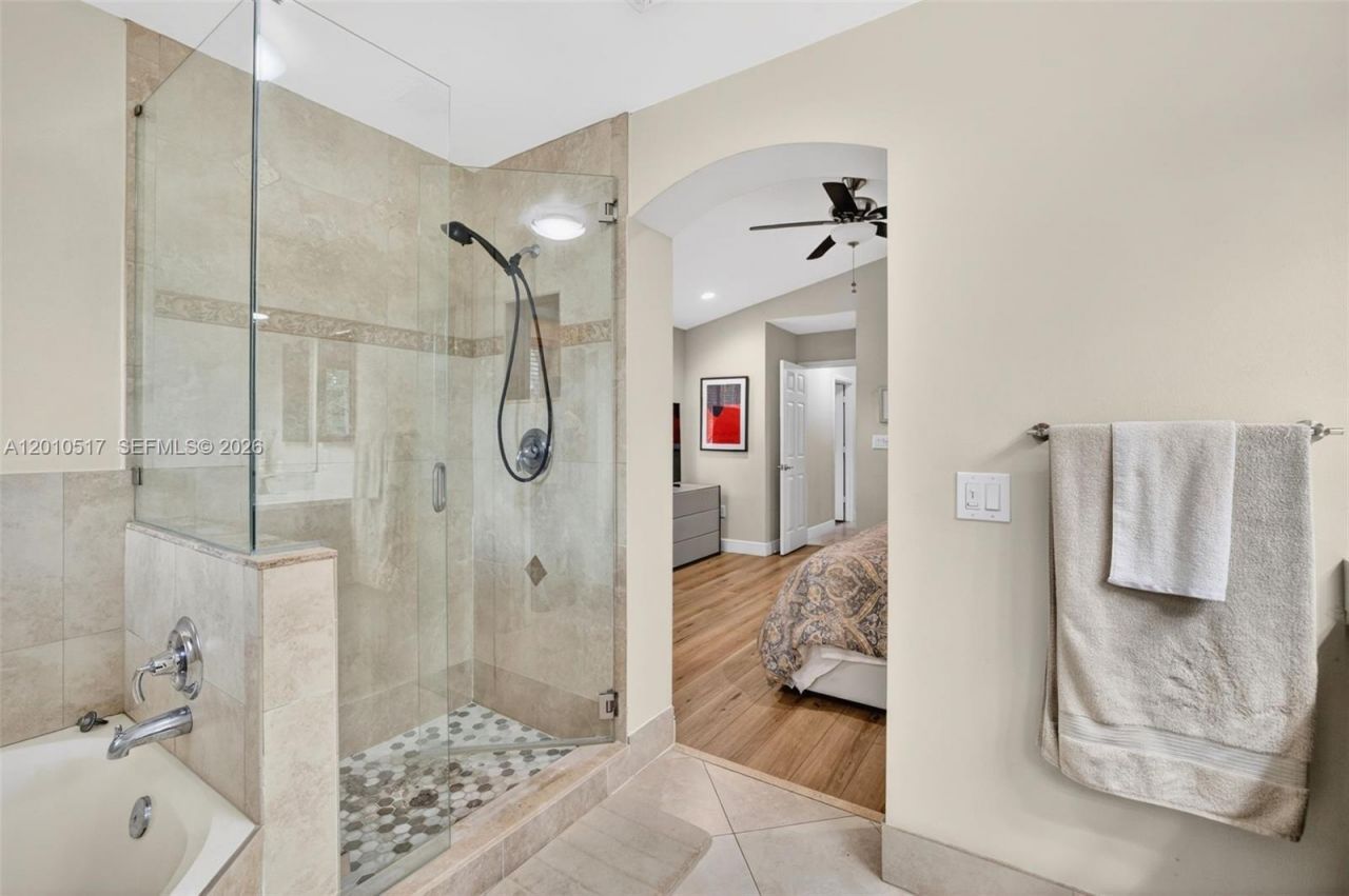 1581 Yellowheart Way , Hollywood, FL 33019 Photo