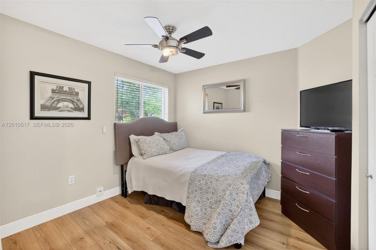 1581 Yellowheart Way , Hollywood, FL 33019 Photo