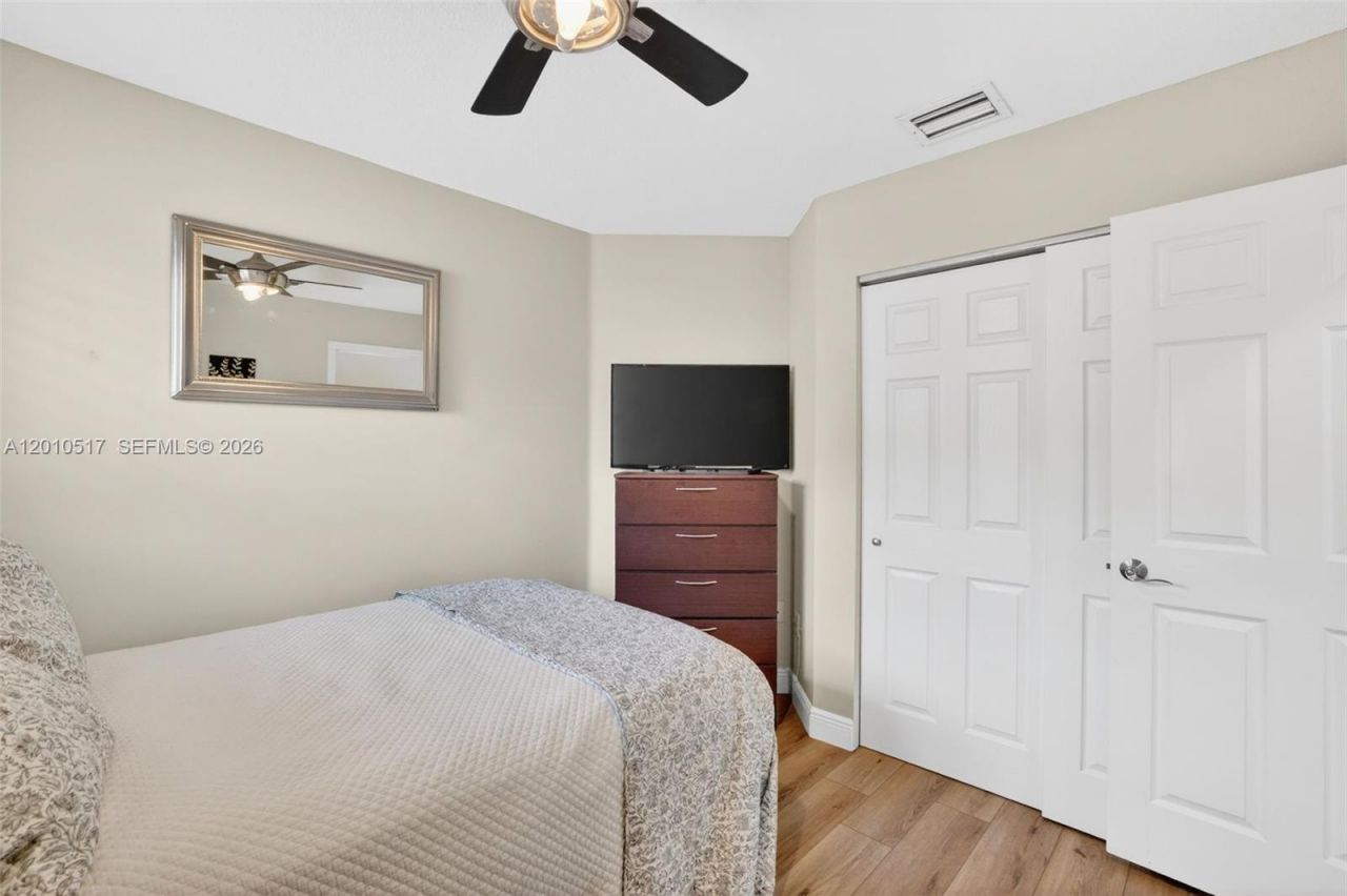 1581 Yellowheart Way , Hollywood, FL 33019 Photo