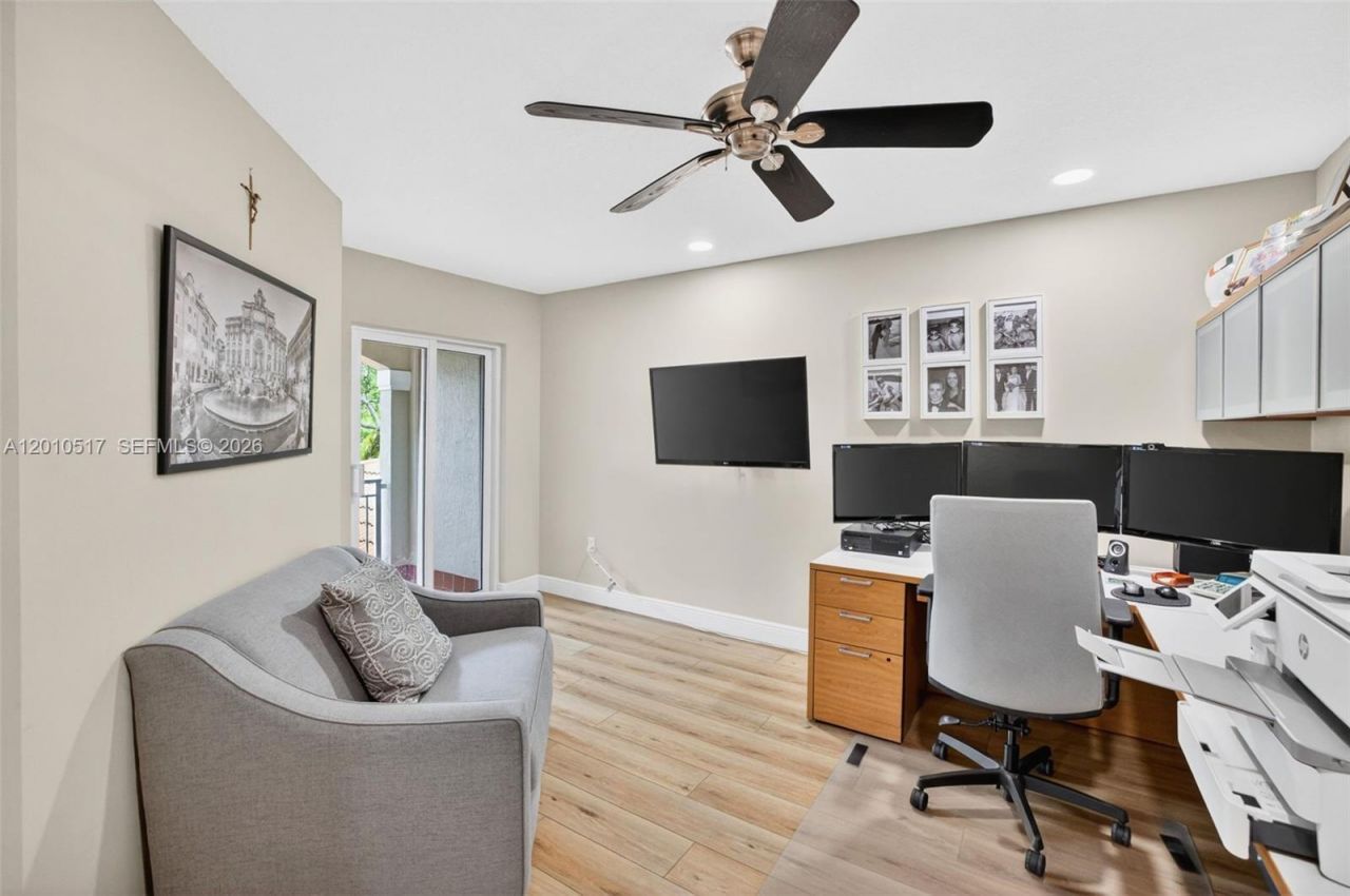 1581 Yellowheart Way , Hollywood, FL 33019 Photo