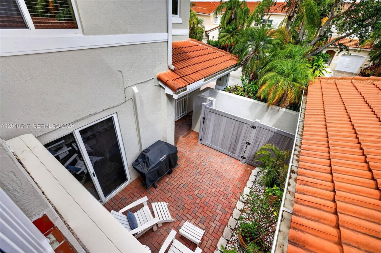 1581 Yellowheart Way , Hollywood, FL 33019 Photo