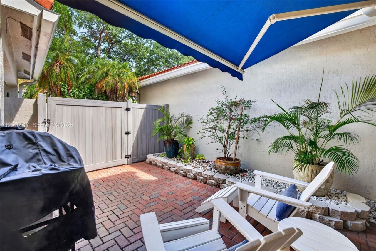 1581 Yellowheart Way , Hollywood, FL 33019 Photo