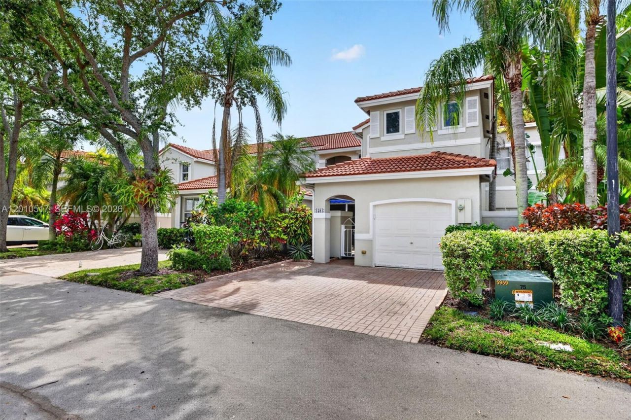 1581 Yellowheart Way , Hollywood, FL 33019 Photo