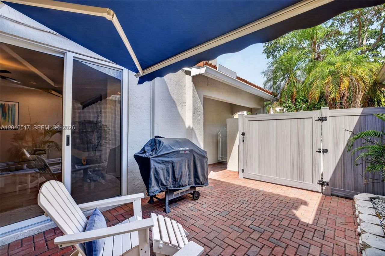 1581 Yellowheart Way , Hollywood, FL 33019 Photo