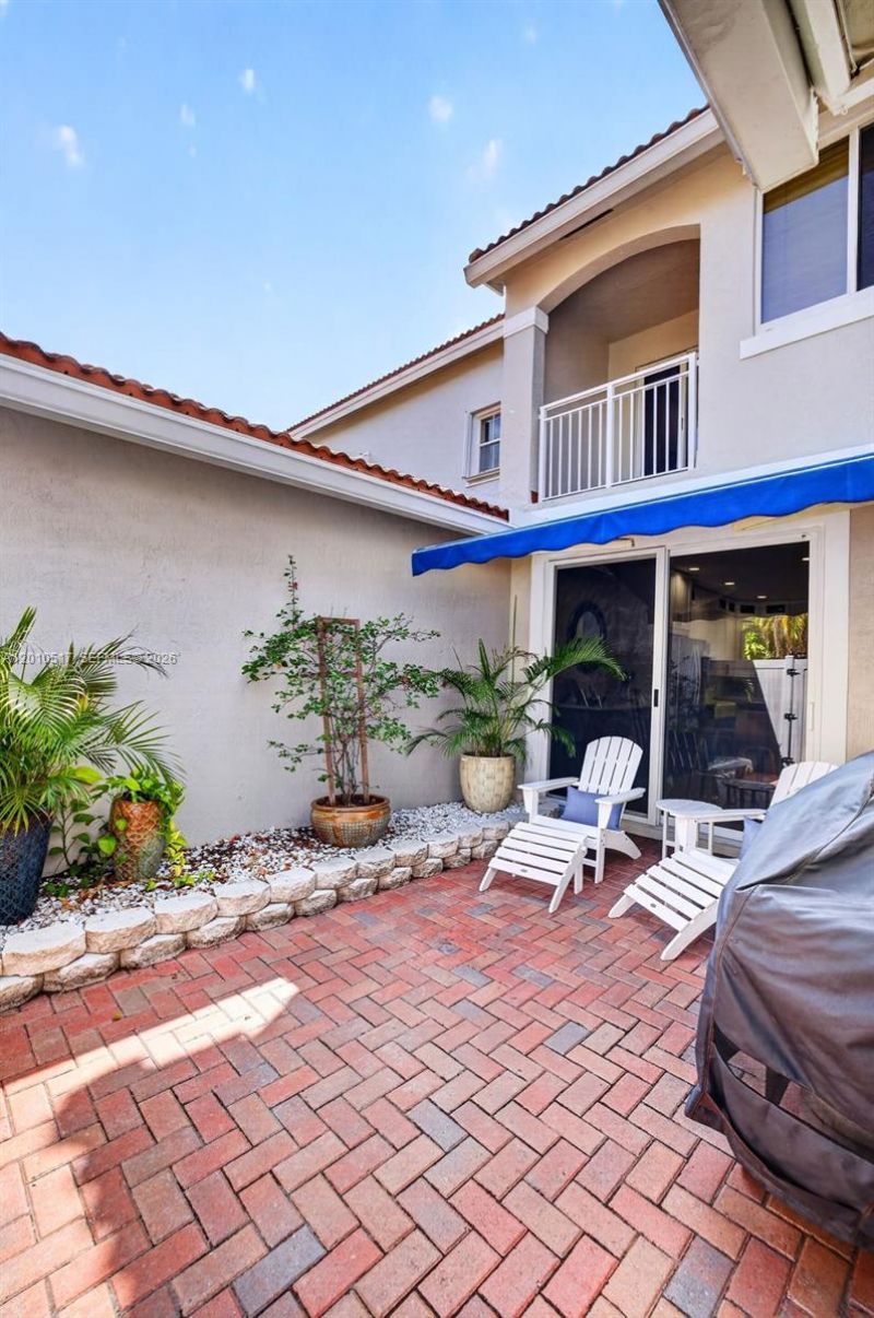 1581 Yellowheart Way , Hollywood, FL 33019 Photo