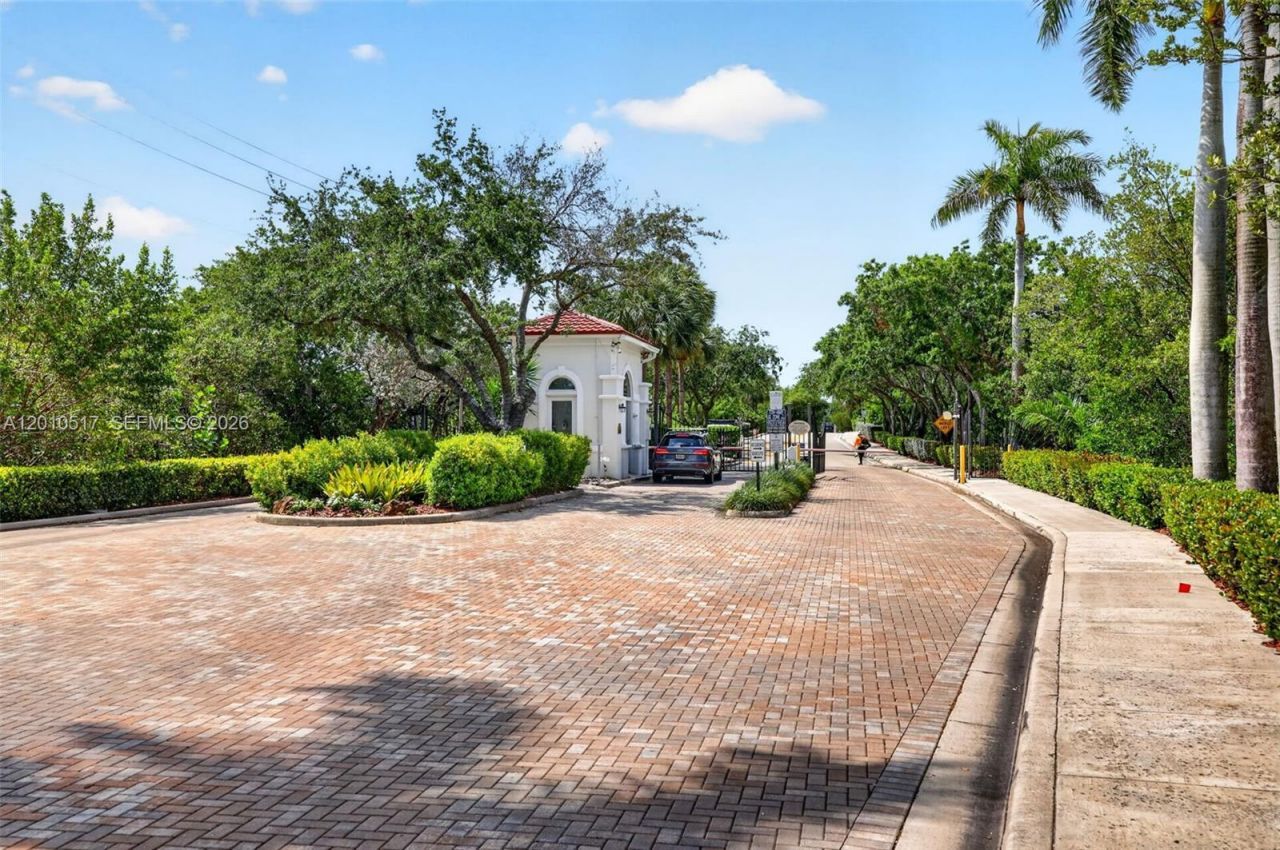 1581 Yellowheart Way , Hollywood, FL 33019 Photo