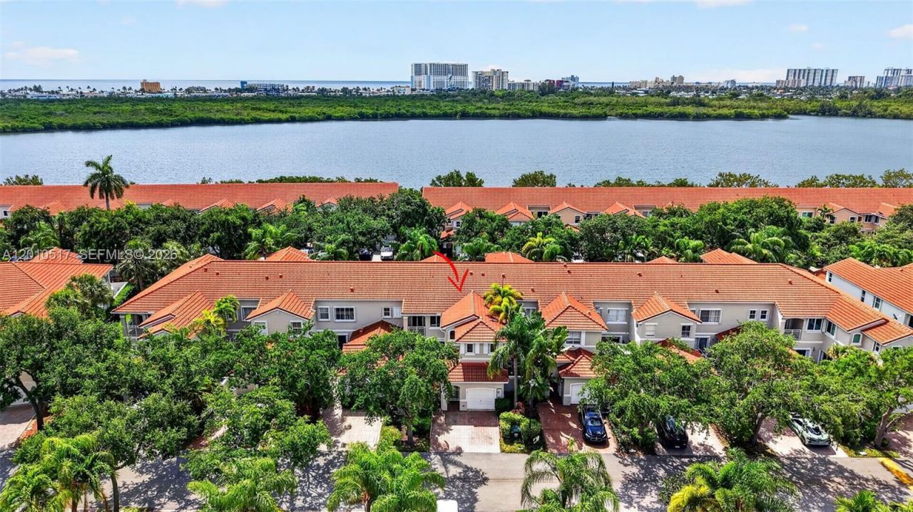 1581 Yellowheart Way , Hollywood, FL 33019 Photo