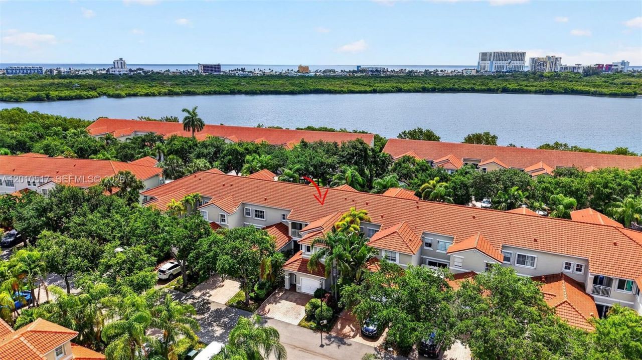 1581 Yellowheart Way , Hollywood, FL 33019 Photo