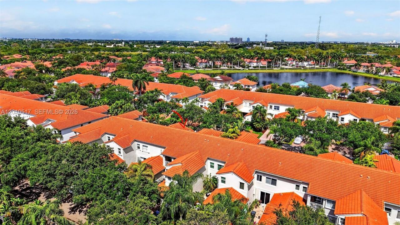 1581 Yellowheart Way , Hollywood, FL 33019 Photo