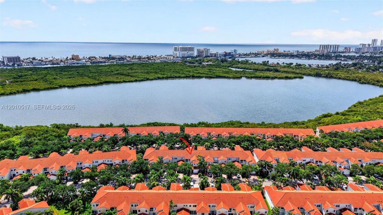 1581 Yellowheart Way , Hollywood, FL 33019 Photo
