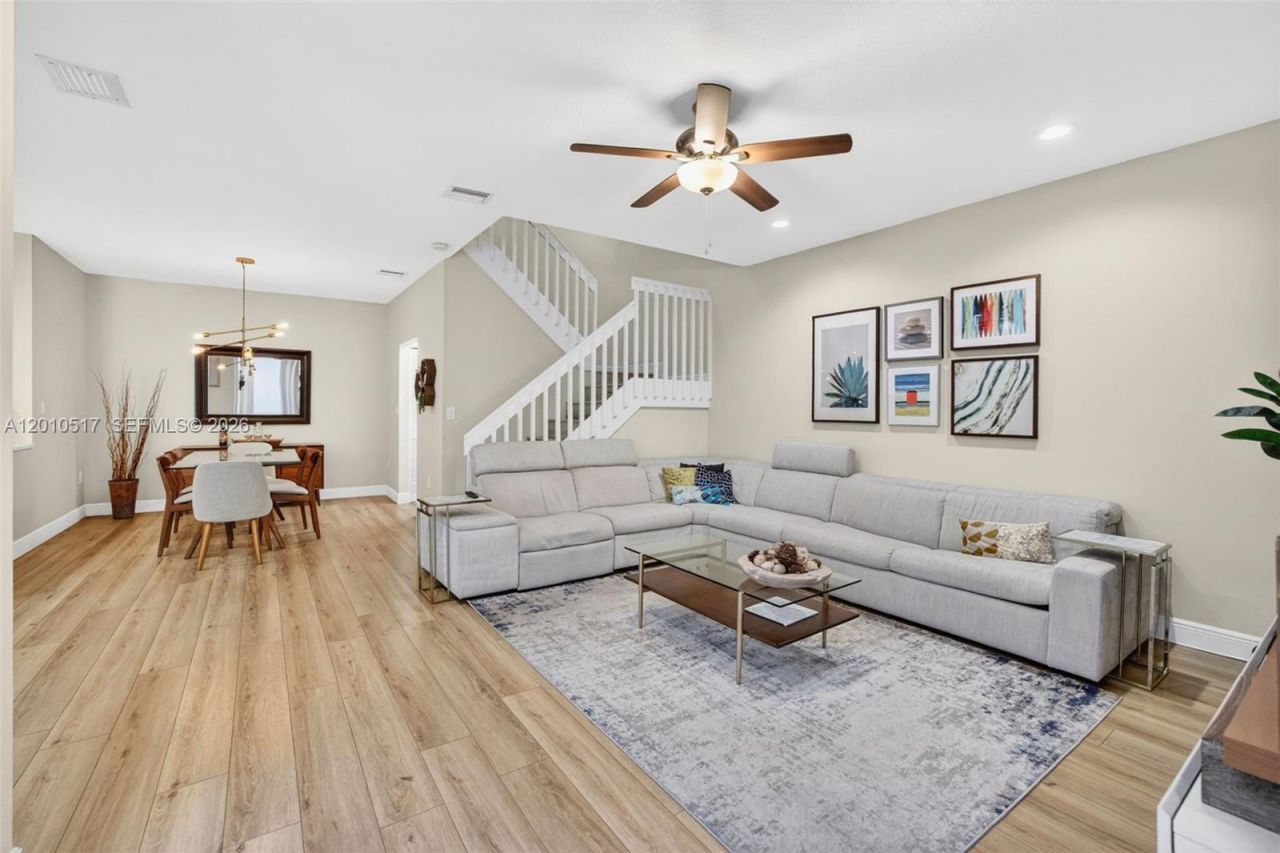 1581 Yellowheart Way , Hollywood, FL 33019 Photo