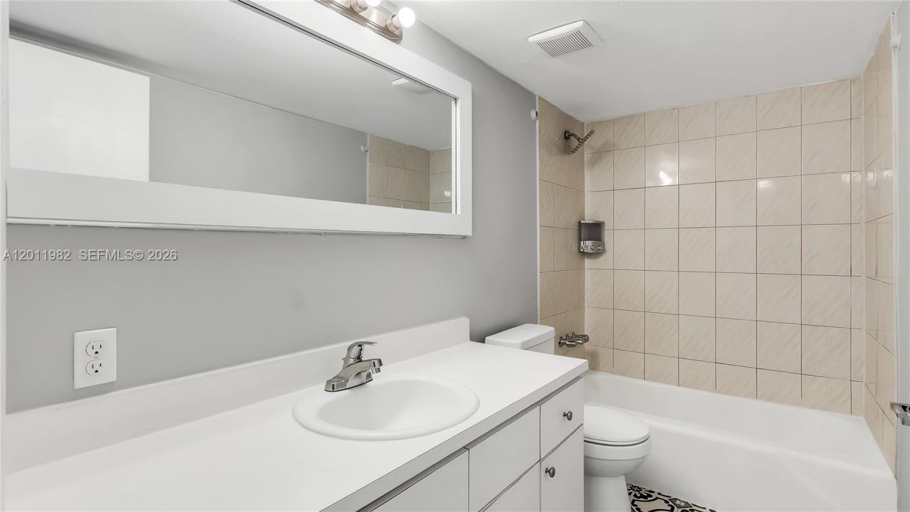 7231 Miami Lakes Dr, Unit C5, Miami Lakes, FL 33014 Photo