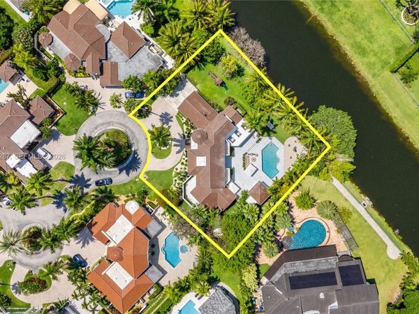 8763 SW 61st Pl , Pinecrest, FL 33156