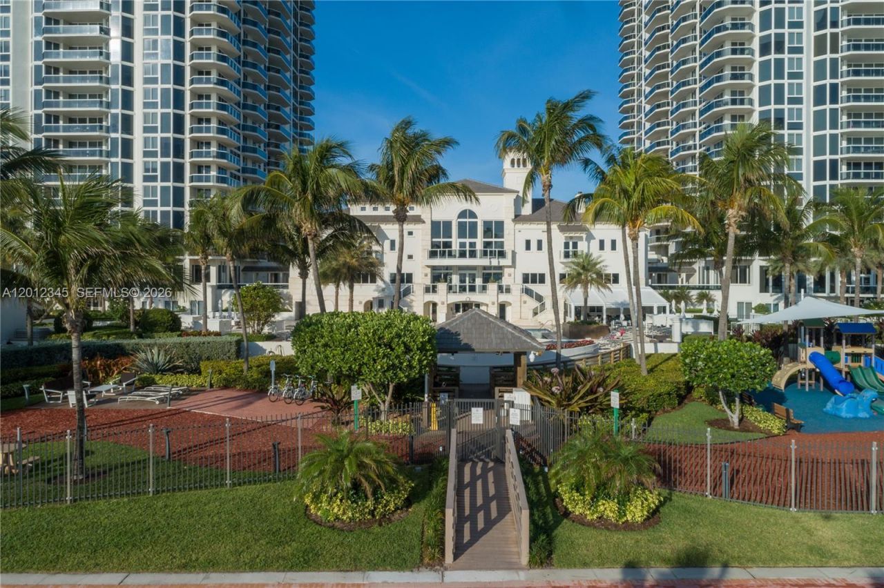 4775 Collins Ave, Unit 1504, Miami Beach, FL 33140 Photo