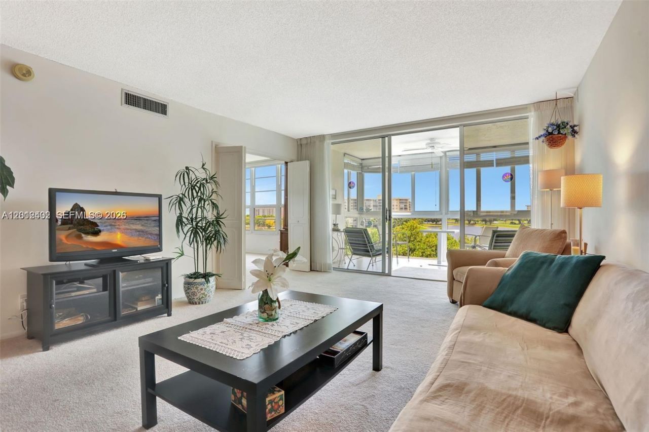 3091 N Course Dr , Unit 502, Pompano Beach, FL 33069 Photo