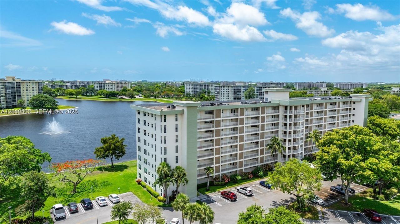 3091 N Course Dr , Unit 502, Pompano Beach, FL 33069 Photo