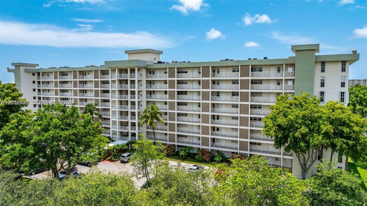 3091 N Course Dr , Unit 502, Pompano Beach, FL 33069 Photo