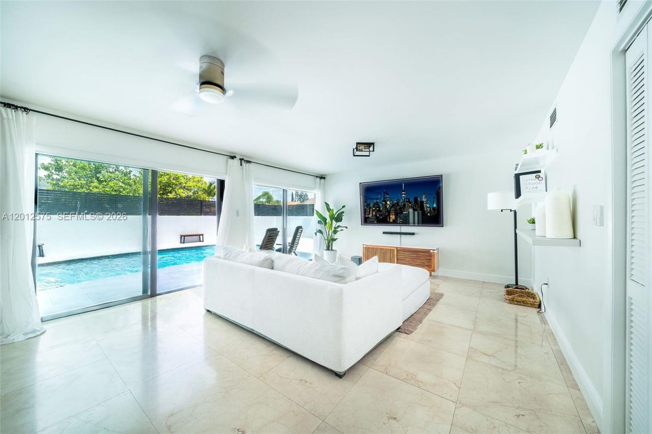 330 SW 133rd Pl, Unit 330, Miami, FL 33184 Photo