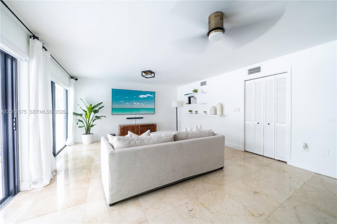 330 SW 133rd Pl, Unit 330, Miami, FL 33184 Photo