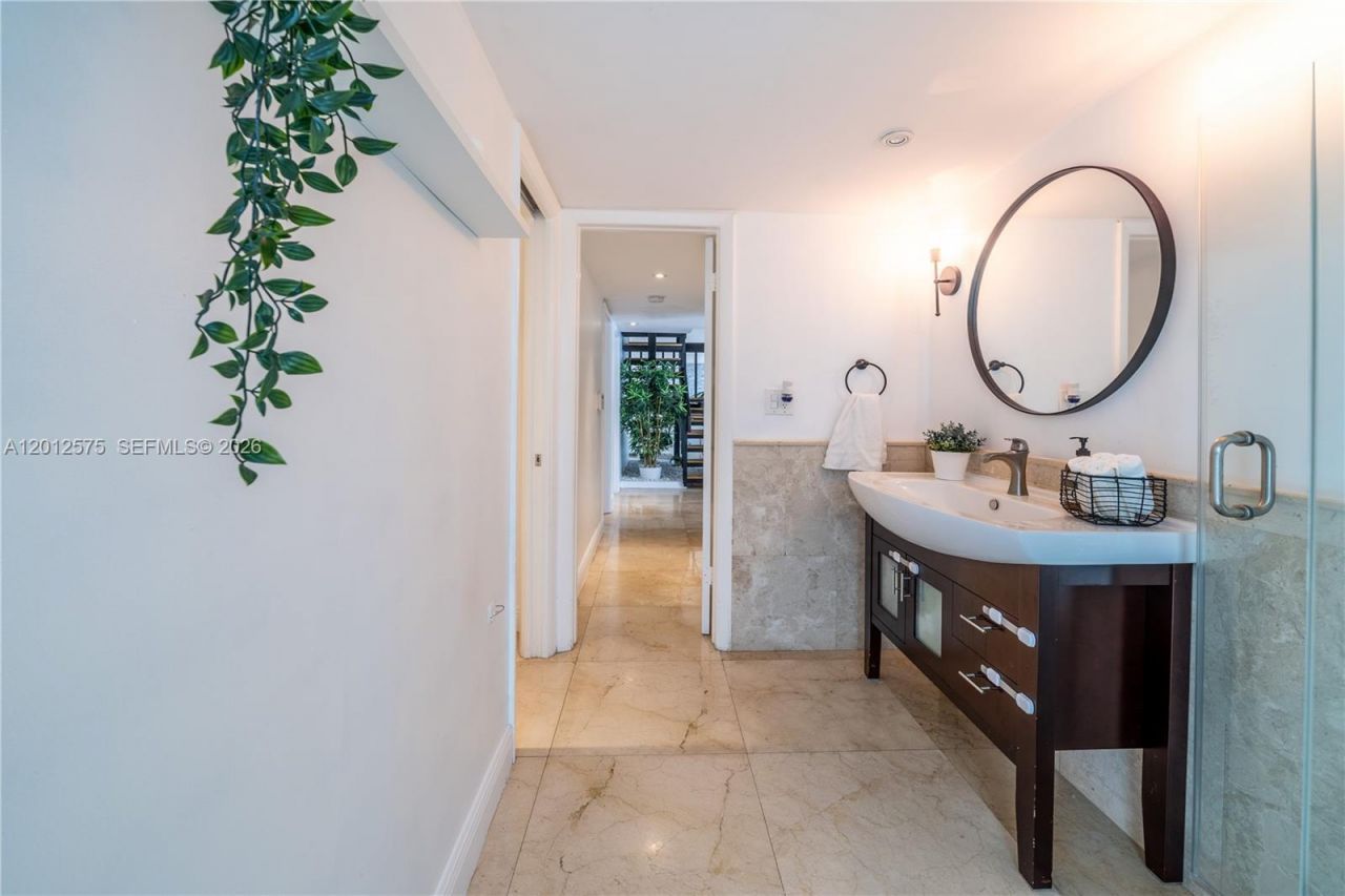 330 SW 133rd Pl, Unit 330, Miami, FL 33184 Photo
