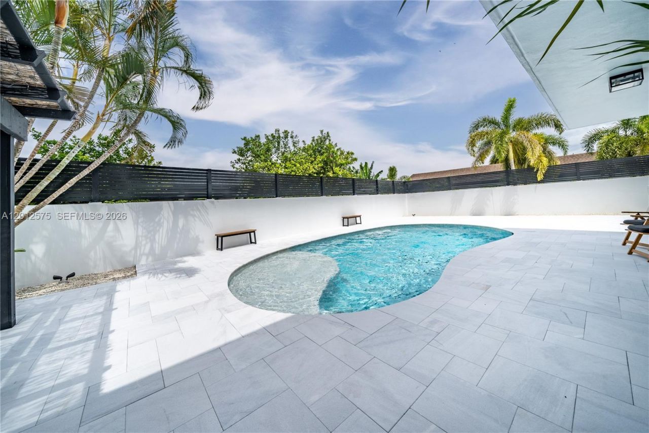 330 SW 133rd Pl, Unit 330, Miami, FL 33184 Photo