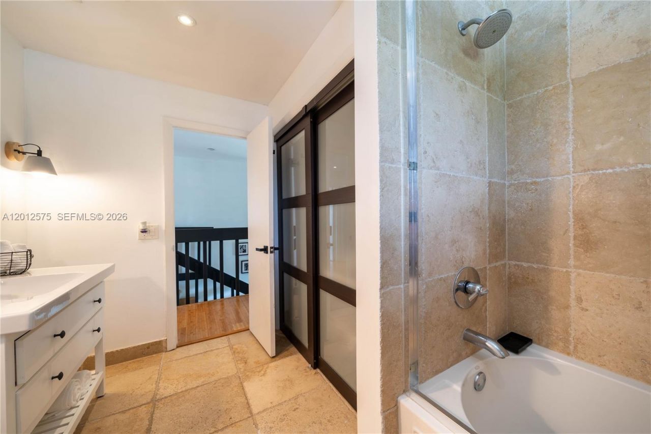 330 SW 133rd Pl, Unit 330, Miami, FL 33184 Photo