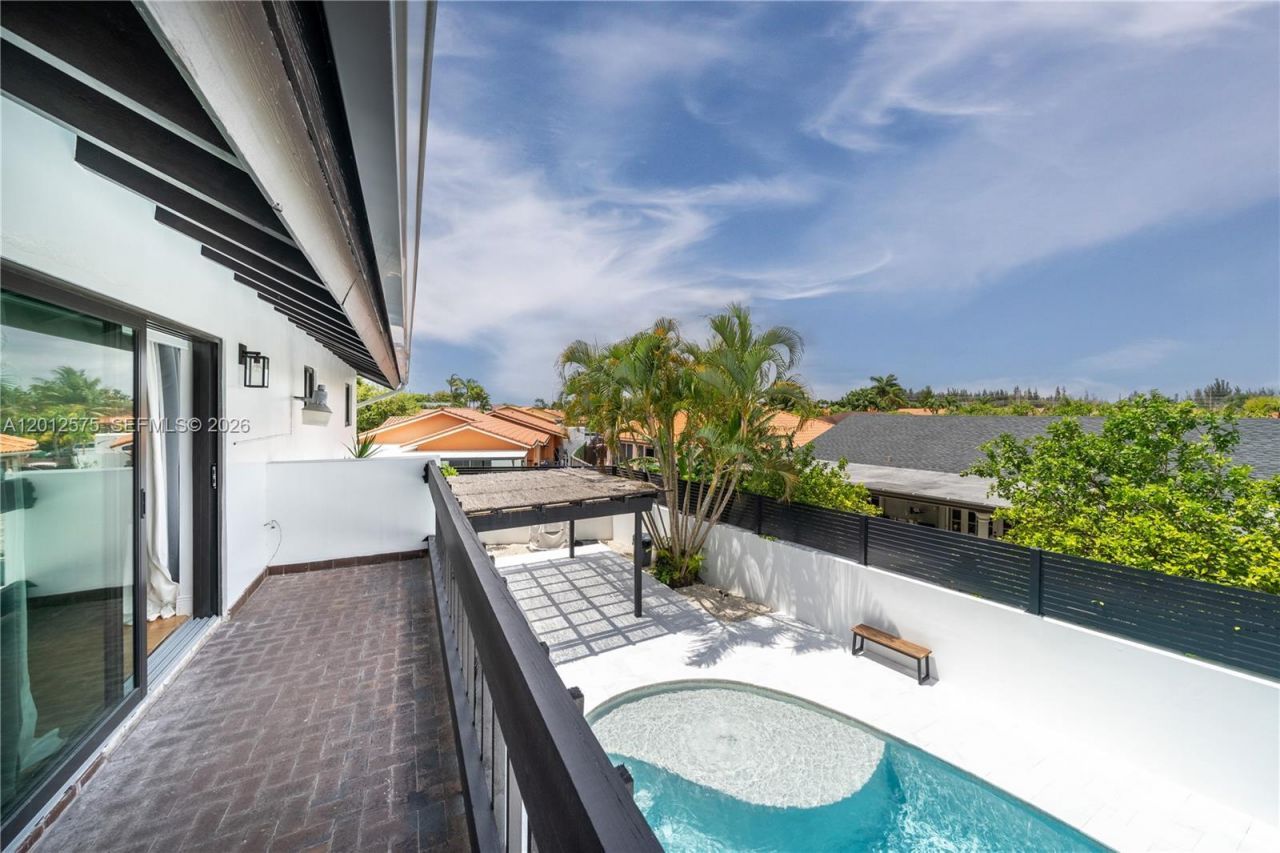 330 SW 133rd Pl, Unit 330, Miami, FL 33184 Photo