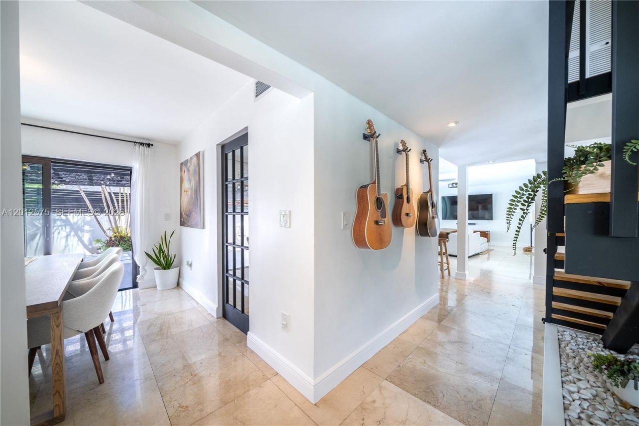 330 SW 133rd Pl, Unit 330, Miami, FL 33184 Photo