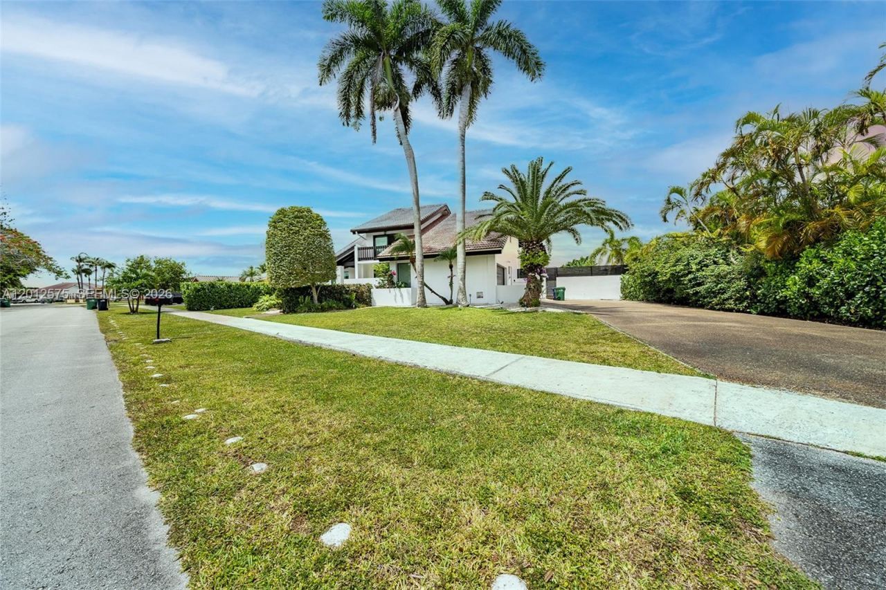 330 SW 133rd Pl, Unit 330, Miami, FL 33184 Photo